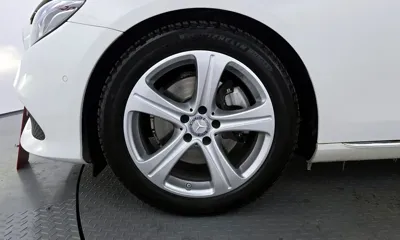 Mercedes-Benz E-Class 2017, 61892 км, за 13418.84 USD