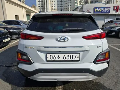 Hyundai Kona 2018, 87000 км, за 7811.47 USD