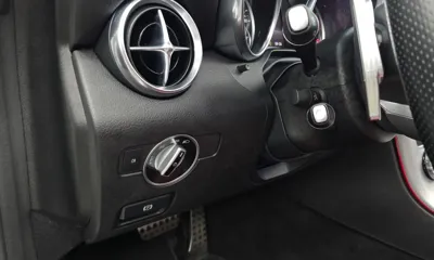 Mercedes-Benz SLC-Class 2017, 81777 км, за 17127.04 USD - фото 15
