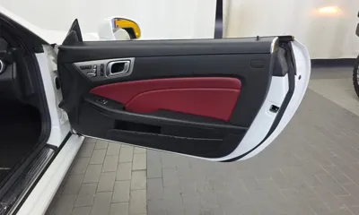 Mercedes-Benz SLC-Class 2017, 81777 км, за 17127.04 USD - фото 25
