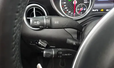 Mercedes-Benz SLC-Class 2017, 81777 км, за 17127.04 USD - фото 29