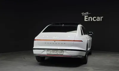 Hyundai Grandeur 2023, 18203 км, за 21693.82 USD