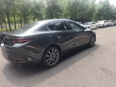 Mazda 3 Axela 2023, 23000 км, за 13095.68 USD