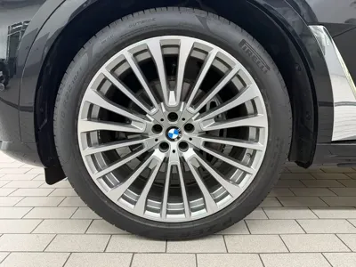 BMW X7 2025, 12400 км, за 75357.01 USD