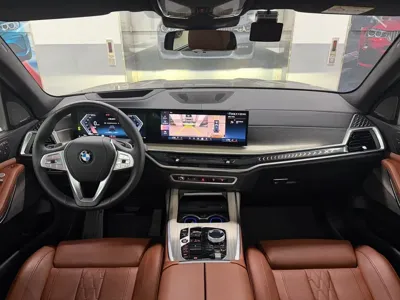 BMW X7 2025, 12400 км, за 75357.01 USD - фото 7