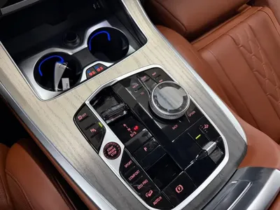 BMW X7 2025, 12400 км, за 75357.01 USD - фото 9