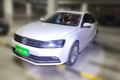 Volkswagen Sagitar · 2015 год