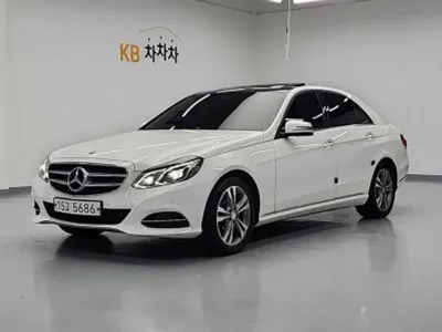 Mercedes-Benz E-Class 2014, 103471 км, за 6761.19 USD