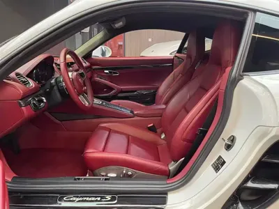 Porsche 718 2018, 105000 км, за 31831.84 USD