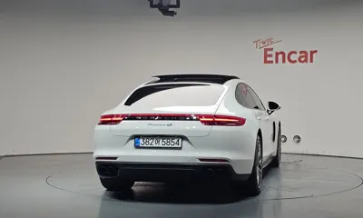 Porsche Panamera 2018, 140255 км, за 30930.51 USD