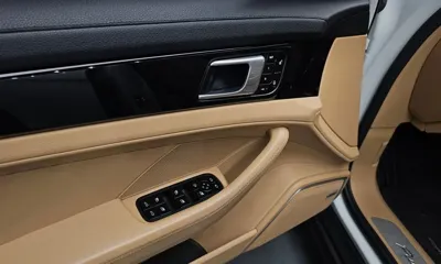Porsche Panamera 2018, 140255 км, за 30930.51 USD - фото 17