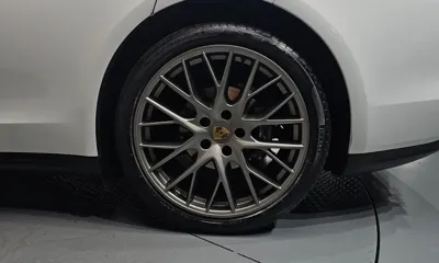 Porsche Panamera 2018, 140255 км, за 30930.51 USD - фото 21