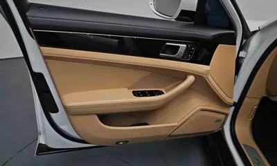 Porsche Panamera 2018, 140255 км, за 30930.51 USD - фото 24