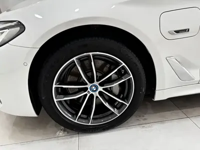 BMW 5 Series New Energy 2022, 26000 км, за 30429.07 USD - фото 30