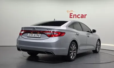 Hyundai Grandeur 2015, 161074 км, за 3127.04 USD