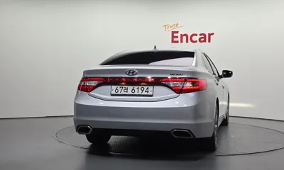 Hyundai Grandeur 2015, 161074 км, за 3127.04 USD