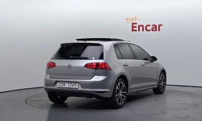 Volkswagen Golf 2015, 102941 км, за 6435.67 USD