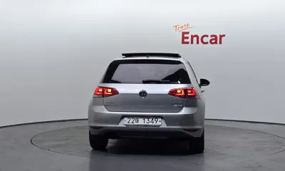 Volkswagen Golf 2015, 102941 км, за 6435.67 USD