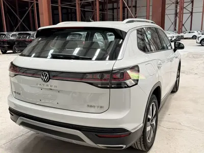 Volkswagen Tayron 2023, 76000 км, за 22924.81 USD