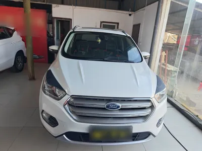 Ford Kuga 2017, 121600 км, за 6593 USD - фото 2