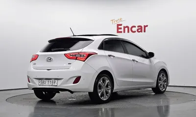 Hyundai i30 2015, 76540 км, за 5281.6 USD
