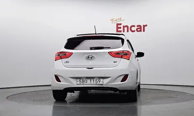 Hyundai i30 2015, 76540 км, за 5281.6 USD