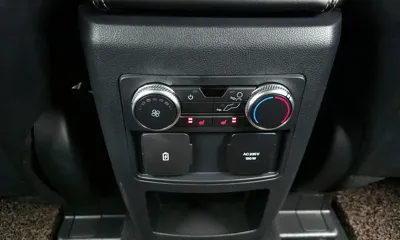Ford Explorer 2020, 72307 км, за 16604.8 USD - фото 18