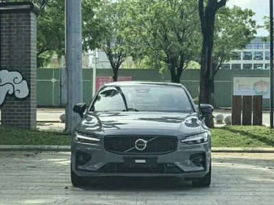 Volvo S60 2024, 25000 км, за 21661.68 USD