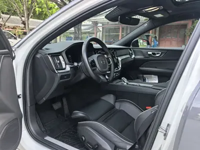 Volvo S60 2024, 25000 км, за 21661.68 USD - фото 8