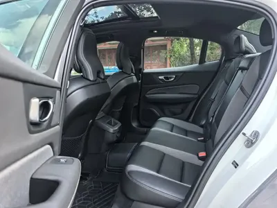 Volvo S60 2024, 25000 км, за 21661.68 USD - фото 9