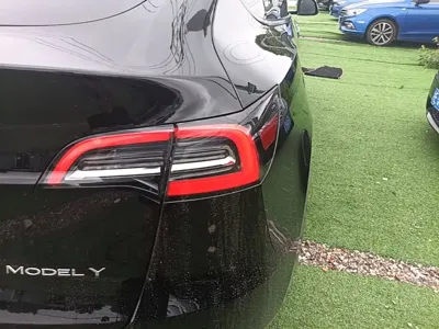 Tesla Model Y 2023, 129700 км, за 21962.44 USD - фото 8