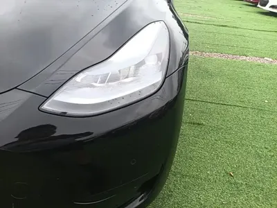 Tesla Model Y 2023, 129700 км, за 21962.44 USD - фото 24