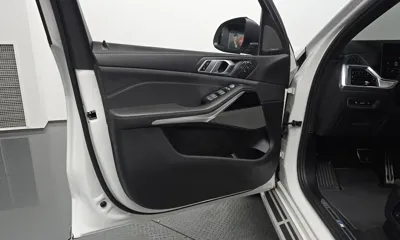 BMW X7 2024, 33759 км, за 72540.18 USD - фото 24