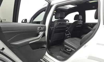 BMW X7 2024, 33759 км, за 72540.18 USD - фото 26