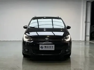 Volkswagen Touran 2013, 86000 км, за 3364.2 USD