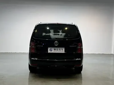 Volkswagen Touran 2013, 86000 км, за 3364.2 USD
