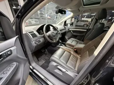 Volkswagen Touran 2013, 86000 км, за 3364.2 USD