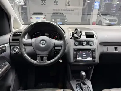 Volkswagen Touran 2013, 86000 км, за 3345.22 USD - фото 7