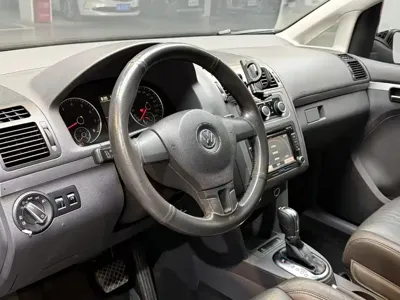 Volkswagen Touran 2013, 86000 км, за 3345.22 USD - фото 8