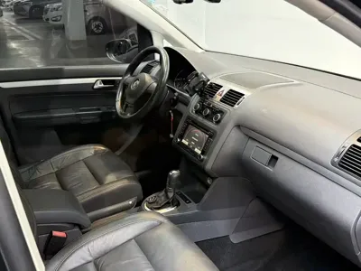 Volkswagen Touran 2013, 86000 км, за 3345.22 USD - фото 9