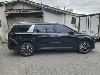 Kia Canival 2023, 87460 км, за 13781.44 USD