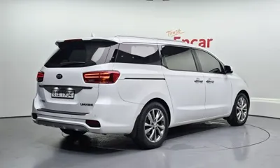 Kia Canival 2019, 58033 км, за 12299.68 USD