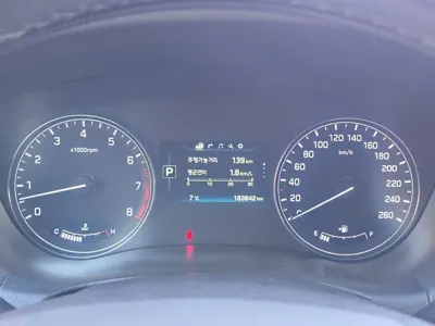Hyundai Genesis 2016, 183000 км, за 5590.64 USD