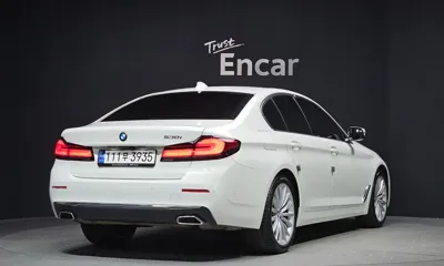 BMW 5-Series 2023, 34007 км, за 26891.31 USD