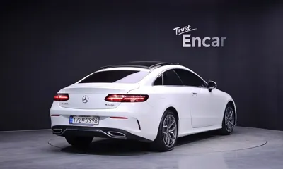 Mercedes-Benz E-Class 2022, 38025 км, за 29896.63 USD