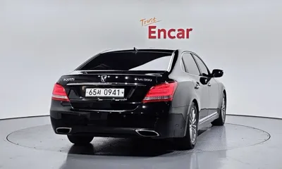 Hyundai Equus 2013, 215570 км, за 3898.25 USD
