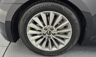 Hyundai Equus 2013, 215570 км, за 3898.25 USD