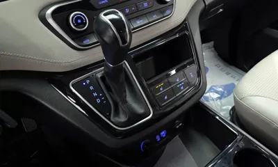 Hyundai Starex 2019, 49268 км, за 16225.15 USD - фото 9