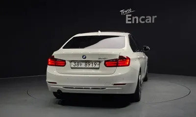 BMW 3-Series 2012, 127435 км, за 5080.94 USD