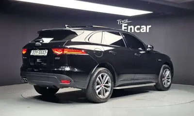 Jaguar F-Pace 2017, 92038 км, за 8270.97 USD